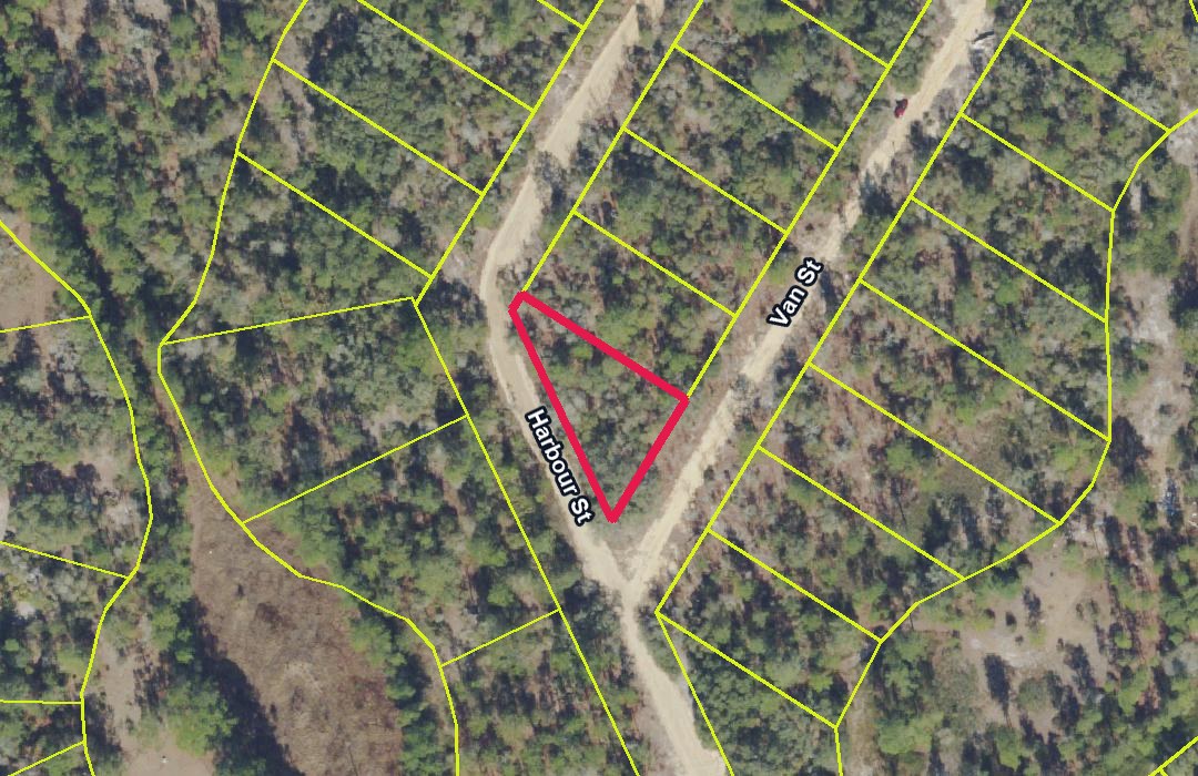 Lote residencial em Interlachen Lakes Estates Unit 15