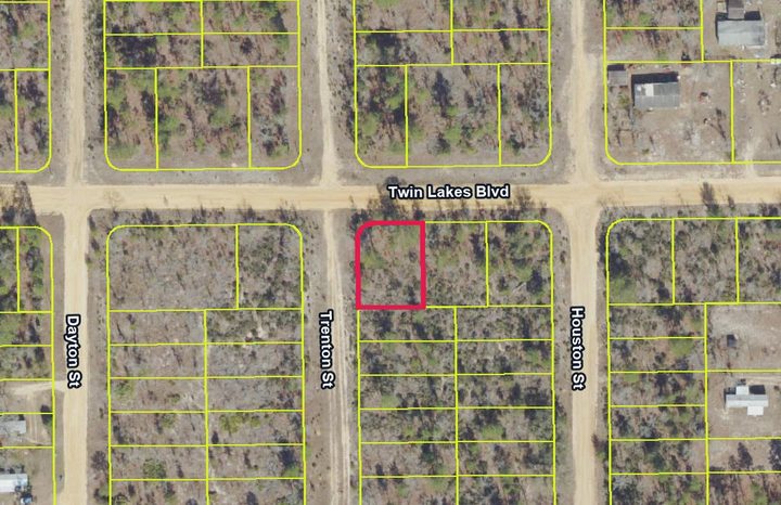 Lote residencial em Trout Lake Village — Interlachen